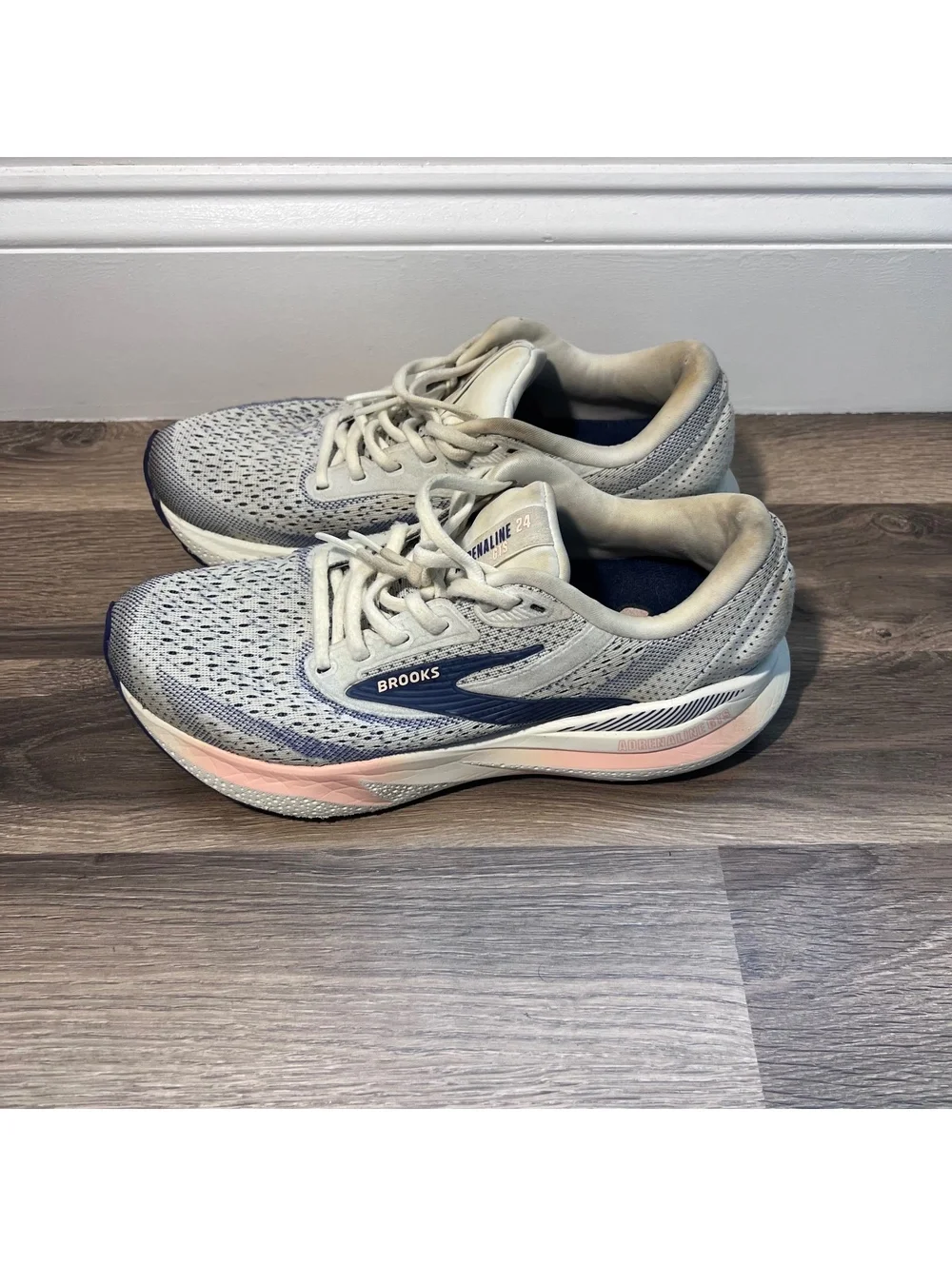Brooks Women's Size 8